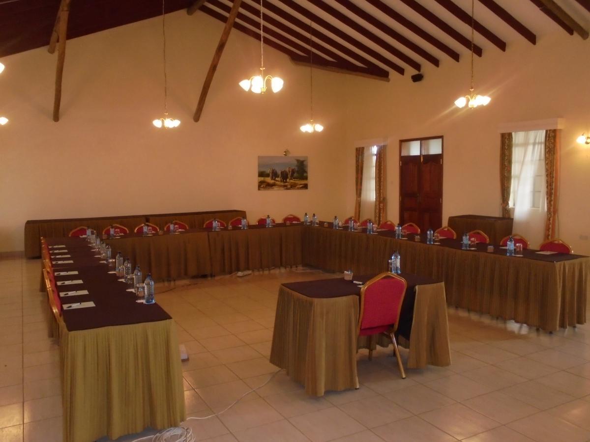 Maanzoni Lodge Limited Athi River Bagian luar foto