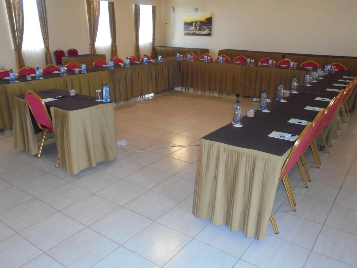 Maanzoni Lodge Limited Athi River Bagian luar foto