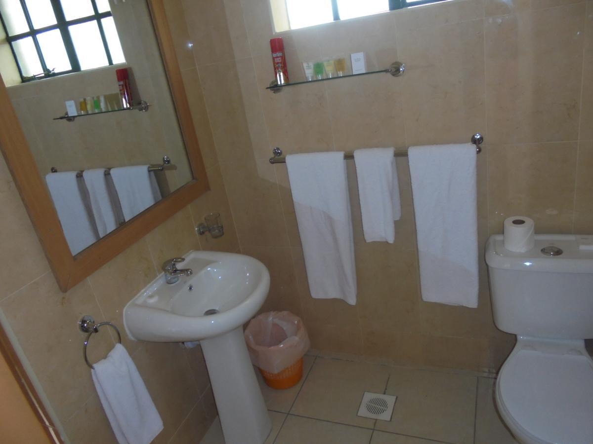 Maanzoni Lodge Limited Athi River Bagian luar foto